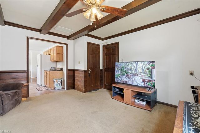 207 Dabney DR, Newport News, VA 23602