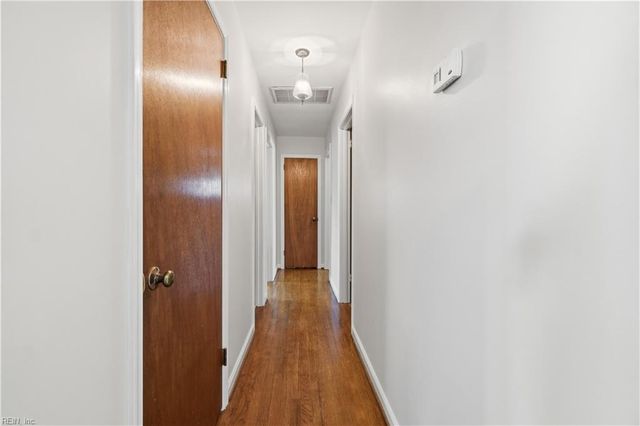 207 Dabney DR, Newport News, VA 23602
