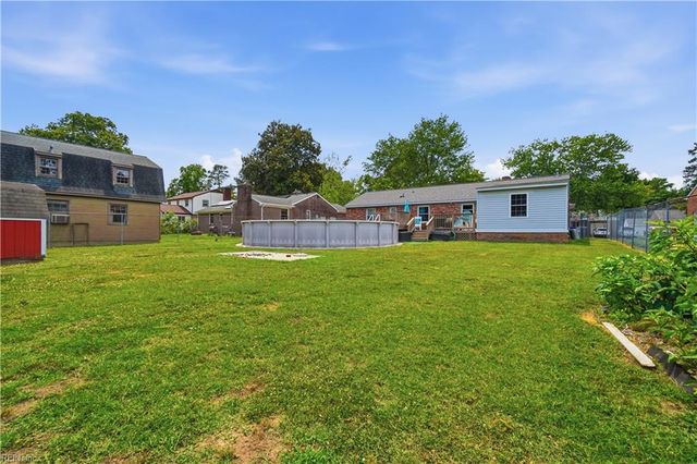 207 Dabney DR, Newport News, VA 23602