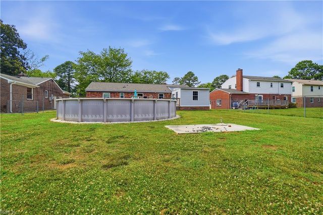 207 Dabney DR, Newport News, VA 23602