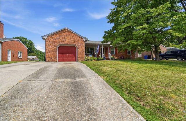 207 Dabney DR, Newport News, VA 23602
