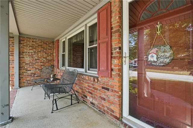 207 Dabney DR, Newport News, VA 23602
