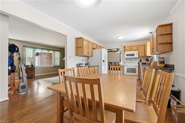 207 Dabney DR, Newport News, VA 23602