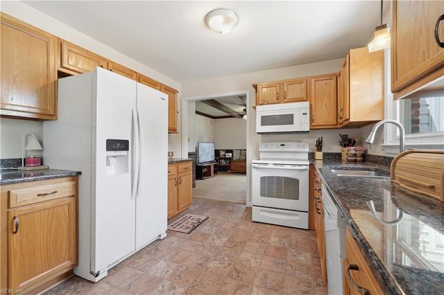 207 Dabney DR, Newport News, VA 23602