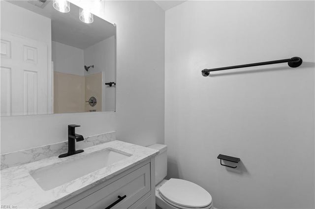 609 Maxwood CT, Virginia Beach, VA 23462