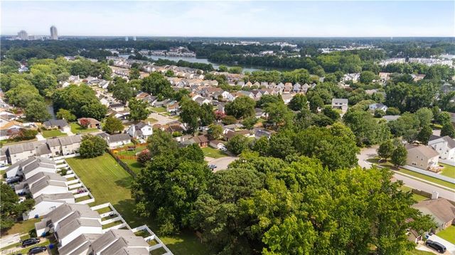 609 Maxwood CT, Virginia Beach, VA 23462