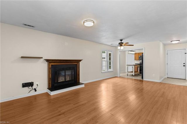 609 Maxwood CT, Virginia Beach, VA 23462