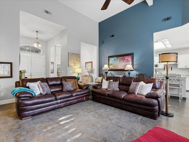 6551 N Selland Avenue, Fresno, CA 93711