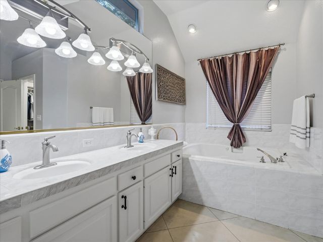 6551 N Selland Avenue, Fresno, CA 93711