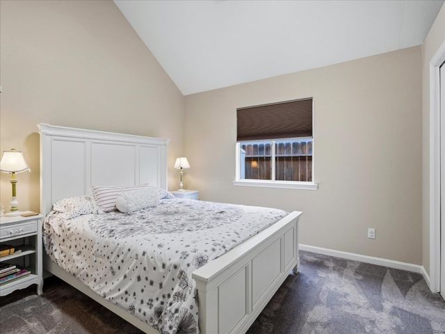 6551 N Selland Avenue, Fresno, CA 93711