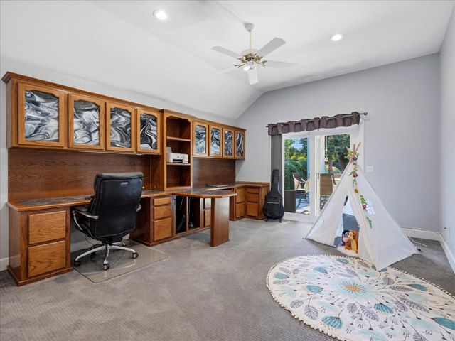 6551 N Selland Avenue, Fresno, CA 93711