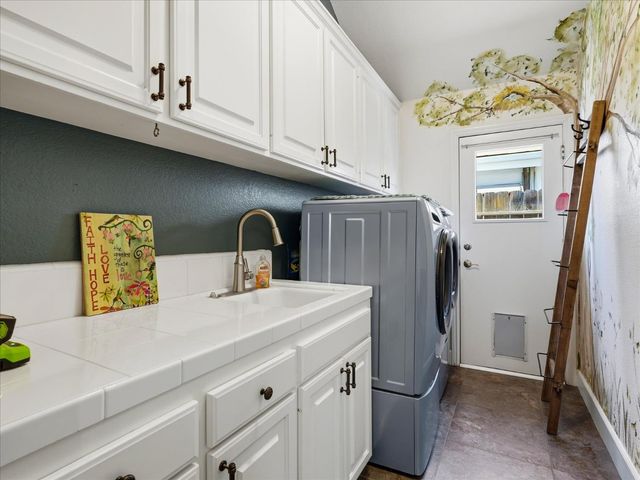 6551 N Selland Avenue, Fresno, CA 93711