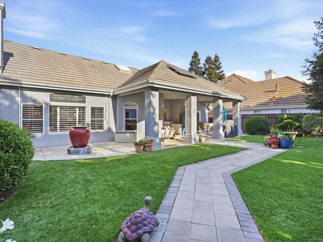 6551 N Selland Avenue, Fresno, CA 93711