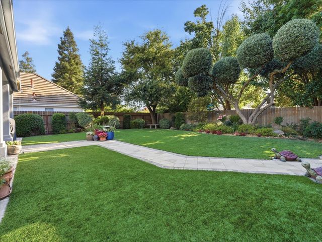 6551 N Selland Avenue, Fresno, CA 93711