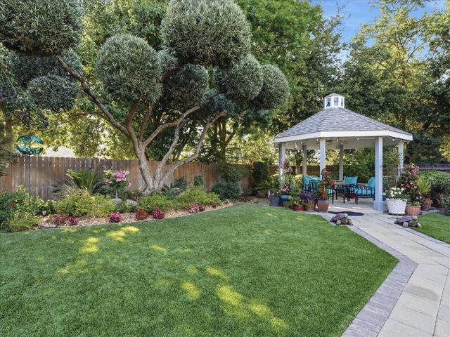 6551 N Selland Avenue, Fresno, CA 93711