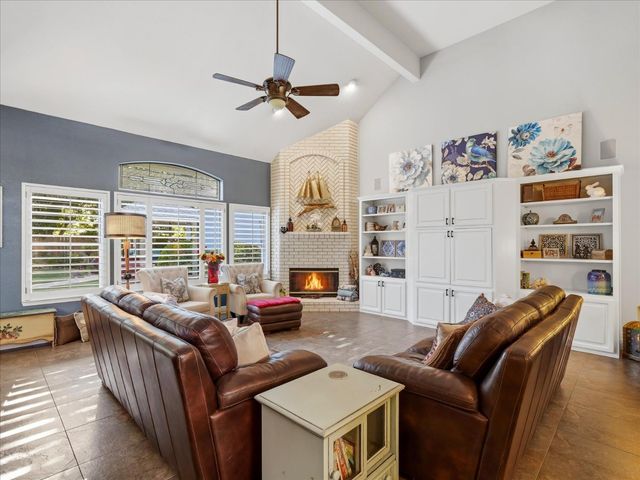 6551 N Selland Avenue, Fresno, CA 93711