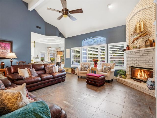 6551 N Selland Avenue, Fresno, CA 93711