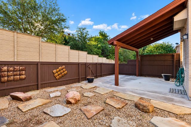 6112 Black Swan Circle, Garland, TX 75044