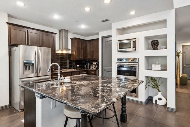 6112 Black Swan Circle, Garland, TX 75044