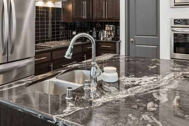 6112 Black Swan Circle, Garland, TX 75044