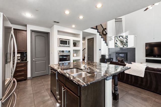 6112 Black Swan Circle, Garland, TX 75044