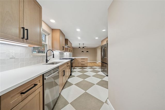 1714 Oblock Rd, Plum Boro, PA 15239