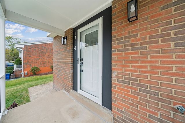 1714 Oblock Rd, Plum Boro, PA 15239