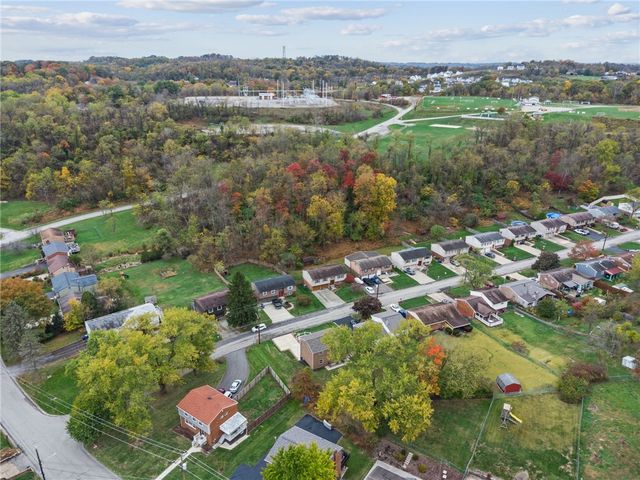 1714 Oblock Rd, Plum Boro, PA 15239