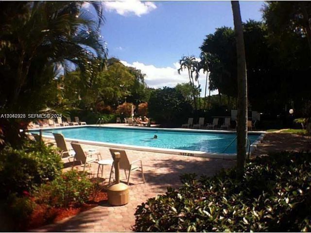 4030 W Palm Aire Dr 505, Pompano Beach, FL 33069