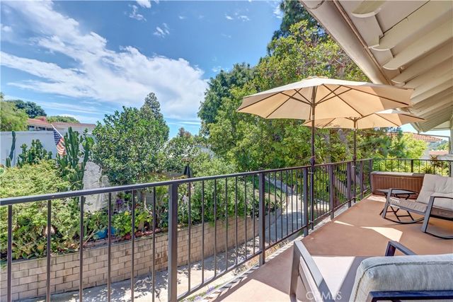 2285 Via Puerta Q, Laguna Woods, CA 92637