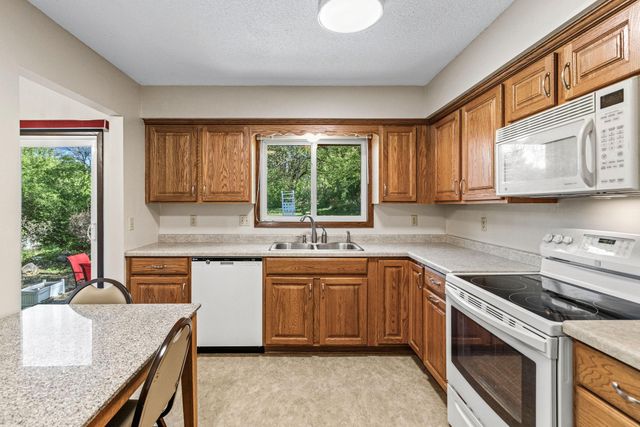 4220 Victoria Street N, Shoreview, MN 55126
