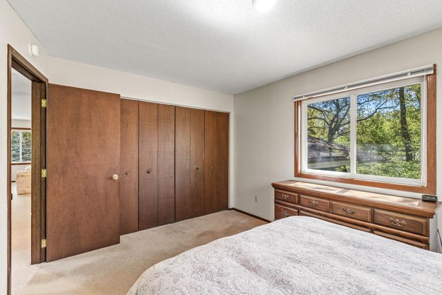 4220 Victoria Street N, Shoreview, MN 55126
