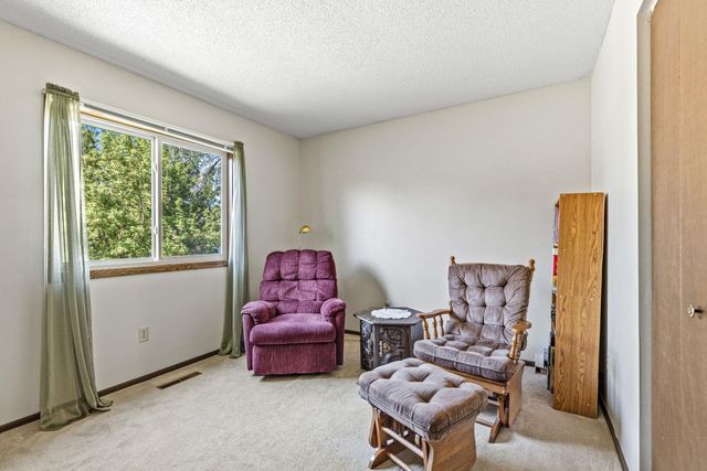 4220 Victoria Street N, Shoreview, MN 55126