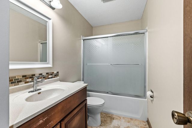 4220 Victoria Street N, Shoreview, MN 55126