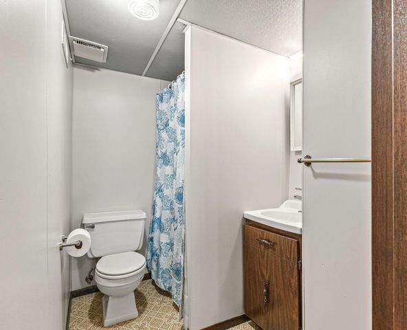 4220 Victoria Street N, Shoreview, MN 55126