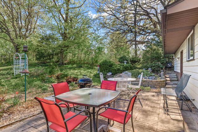 4220 Victoria Street N, Shoreview, MN 55126