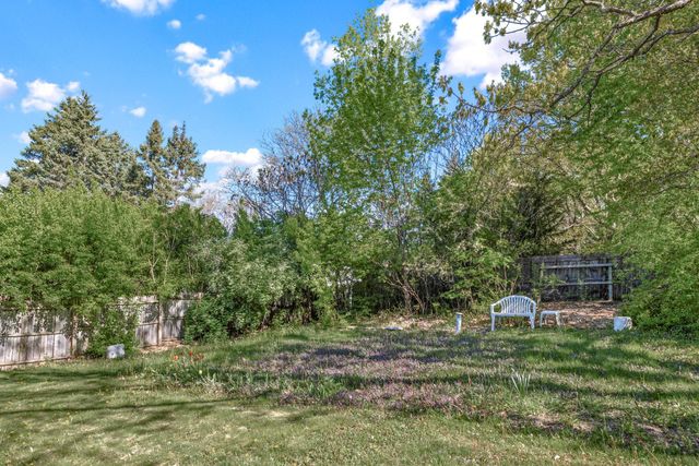 4220 Victoria Street N, Shoreview, MN 55126