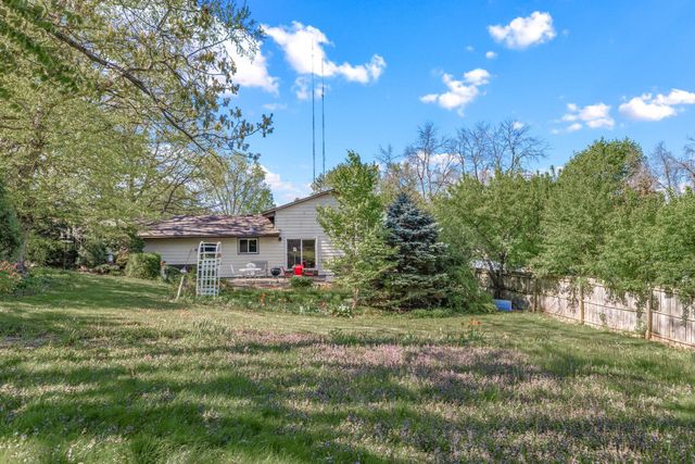 4220 Victoria Street N, Shoreview, MN 55126