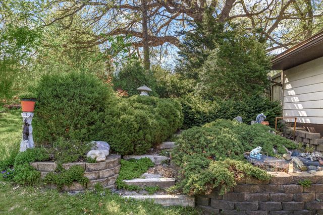 4220 Victoria Street N, Shoreview, MN 55126