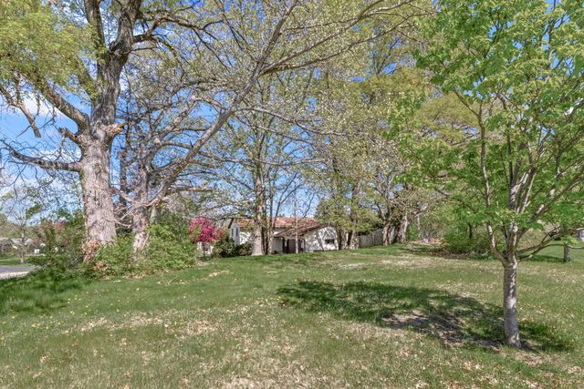 4220 Victoria Street N, Shoreview, MN 55126