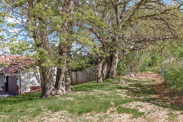 4220 Victoria Street N, Shoreview, MN 55126
