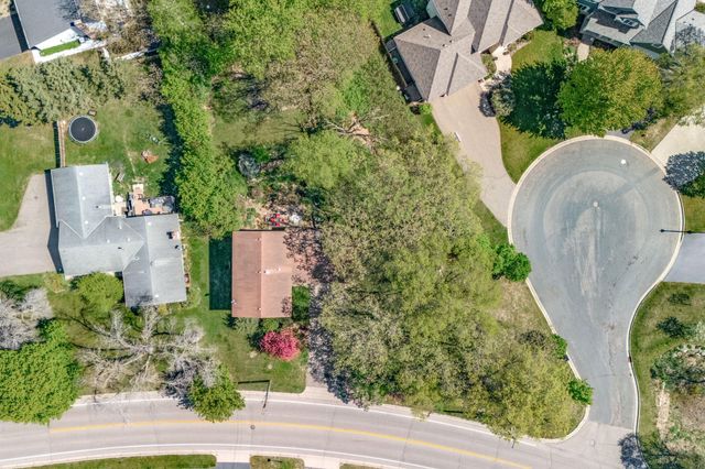 4220 Victoria Street N, Shoreview, MN 55126