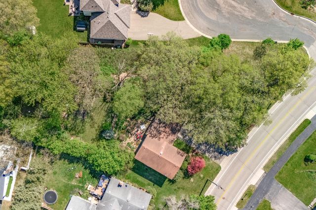 4220 Victoria Street N, Shoreview, MN 55126