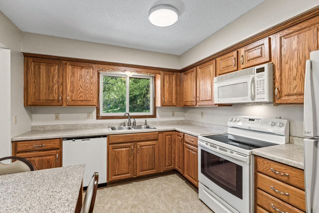 4220 Victoria Street N, Shoreview, MN 55126