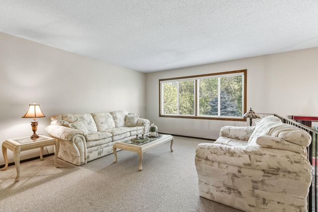 4220 Victoria Street N, Shoreview, MN 55126