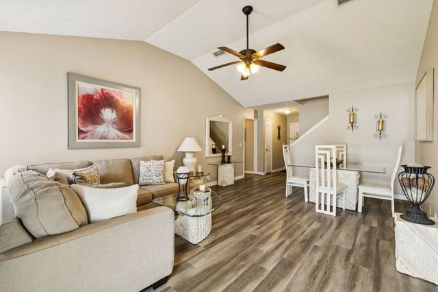 1652 Saint Andrews Dr, Murfreesboro, TN 37128