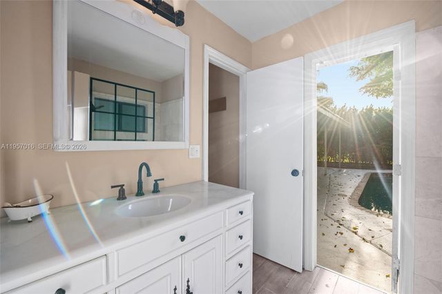 10873 NW 10th Pl, Coral Springs, FL 33071