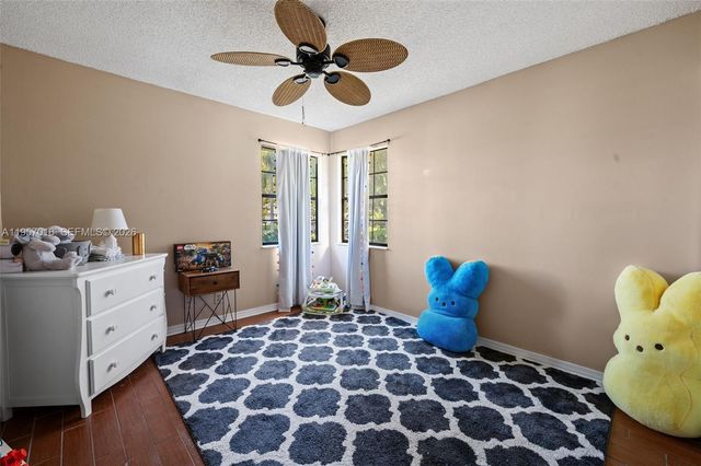 10873 NW 10th Pl, Coral Springs, FL 33071