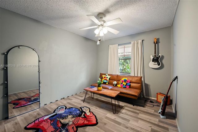 10873 NW 10th Pl, Coral Springs, FL 33071