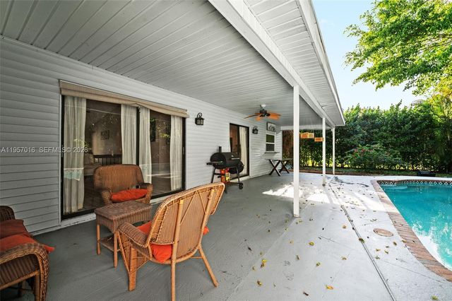 10873 NW 10th Pl, Coral Springs, FL 33071